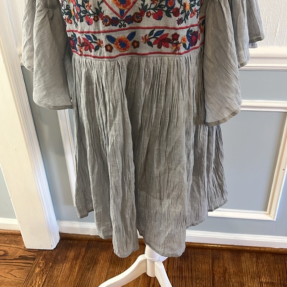 GREY EMBROIDERED DRESS WITH FLOWY SLEEVES - SIZE S - Picture 4 of 8